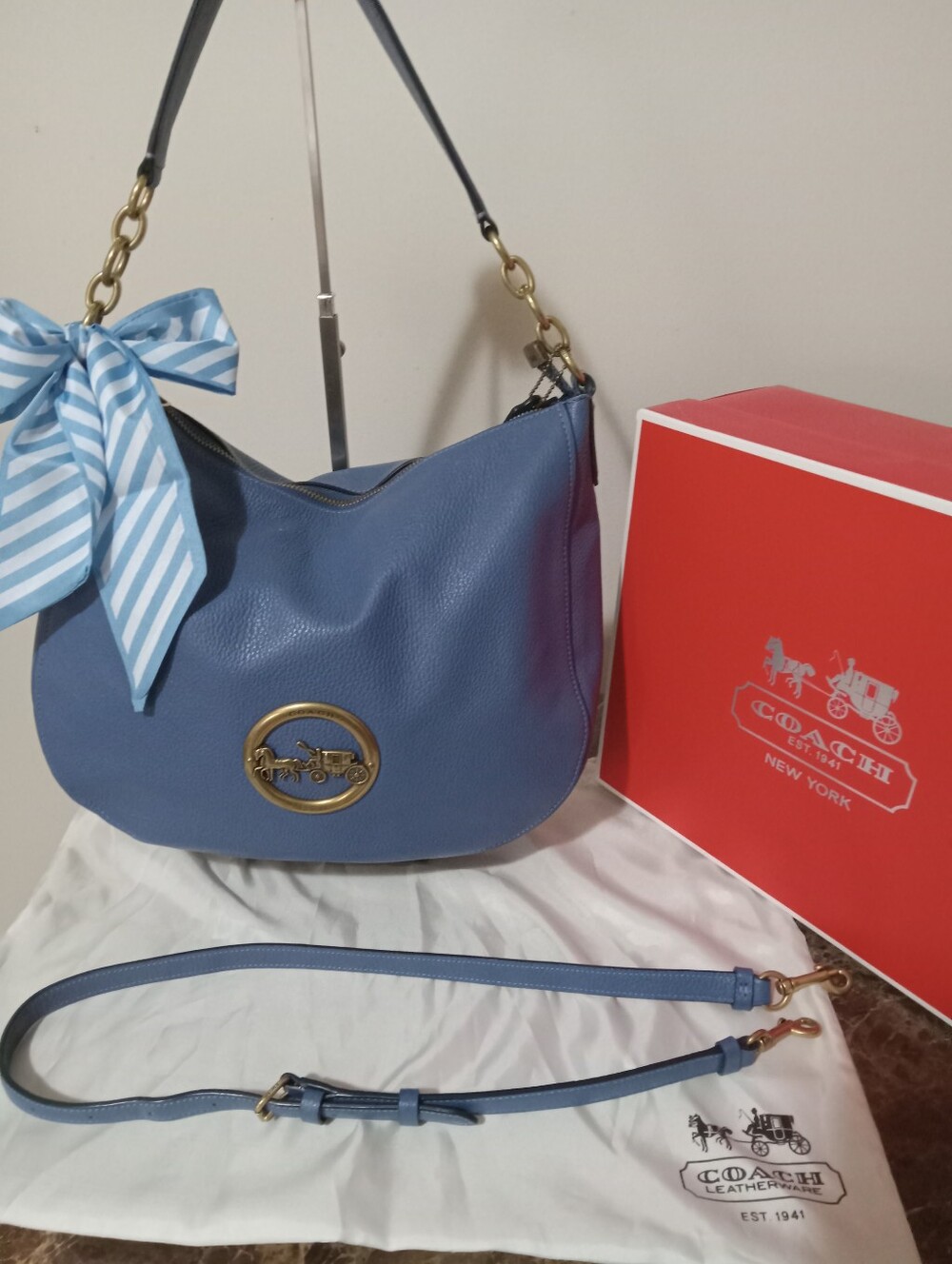 Coach 2019 Elle 2way Hobo Bag EUC - Picture 8 of 16
